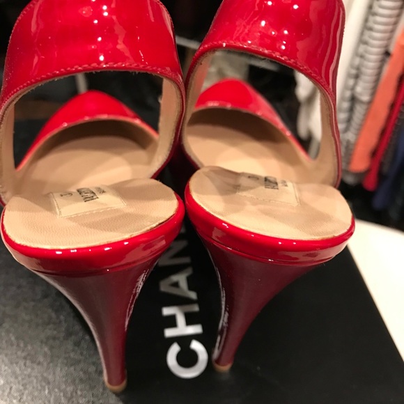•SOLD• Valentino Red Patent Leather Slingback Heel - Picture 4 of 8